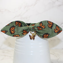 Load image into Gallery viewer, Monarch Butterflies Cat Collar and Bunny Bow