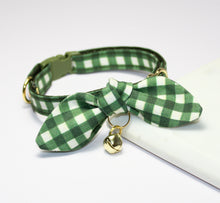 Load image into Gallery viewer, Arugula Cat Collar and Bunny Bow
