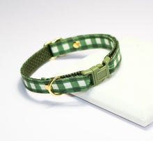 Load image into Gallery viewer, Arugula Cat Collar and Bunny Bow
